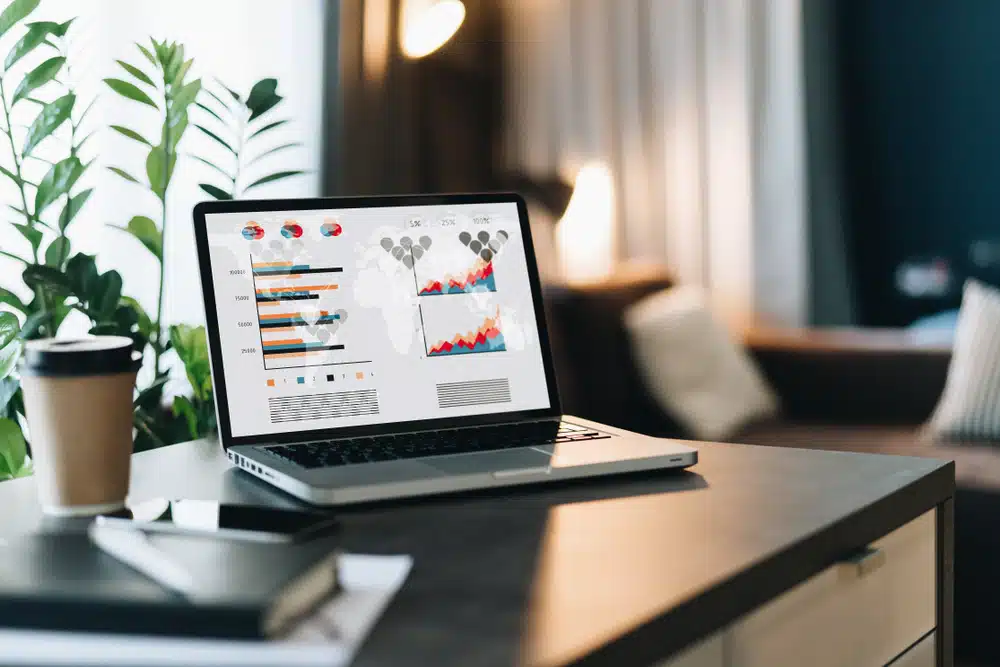 Actualizaciones de datos del mercado de valores: precios al final del día, base de datos del mercado y acciones corporativas
